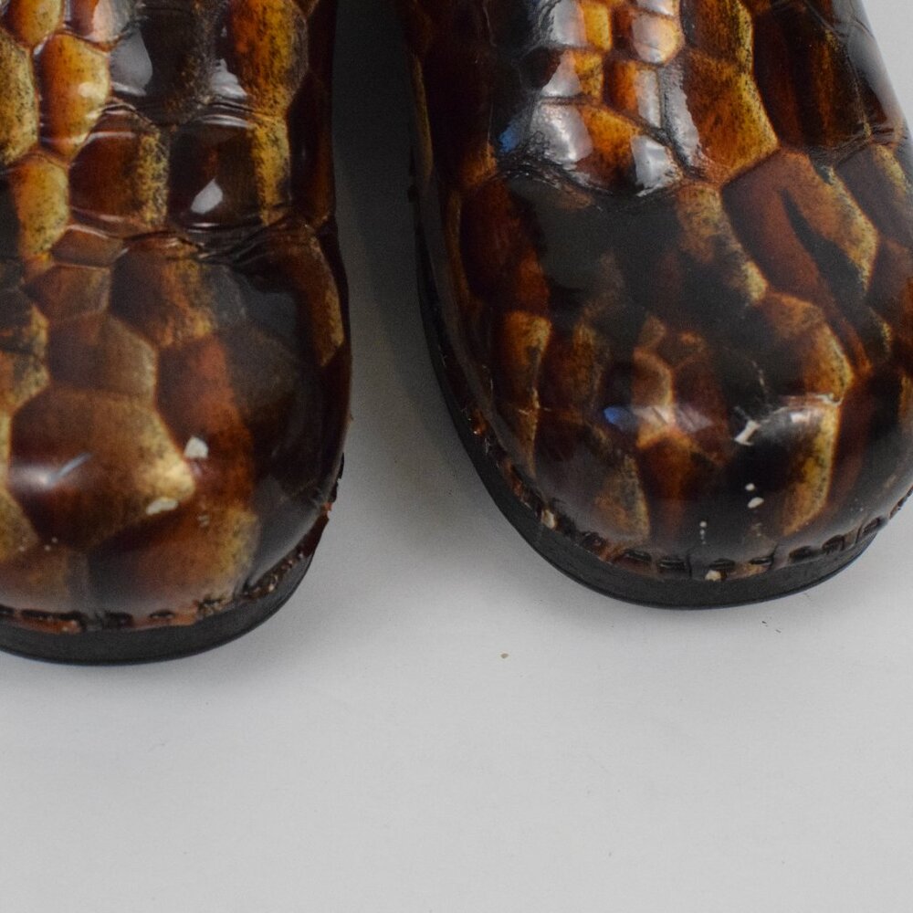 Dansko Snake Print Gold Comfort Slip On Clog Mules Patent Leather Nursing Shoe 8 - Picture 6 of 10
